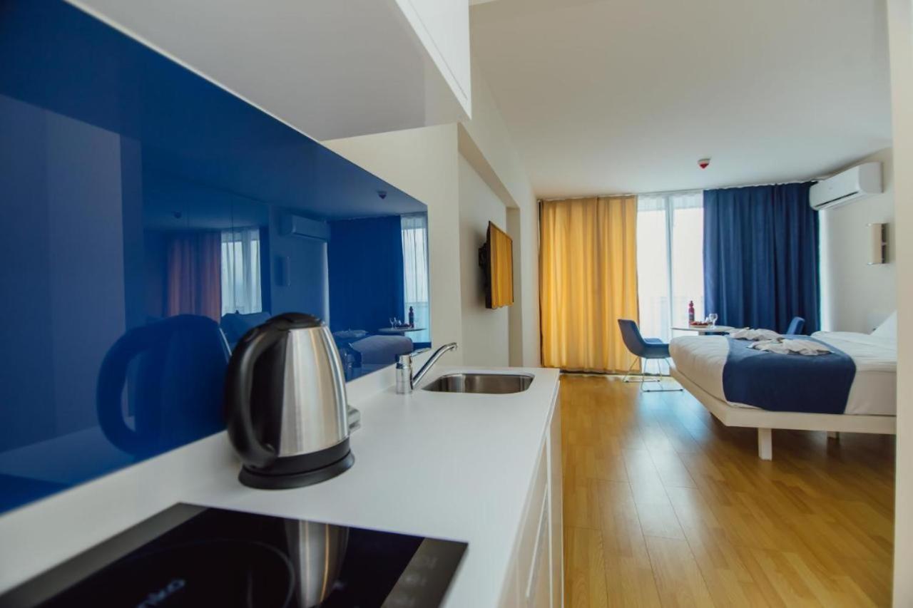 Lux Apartaments Batumi Exterior foto
